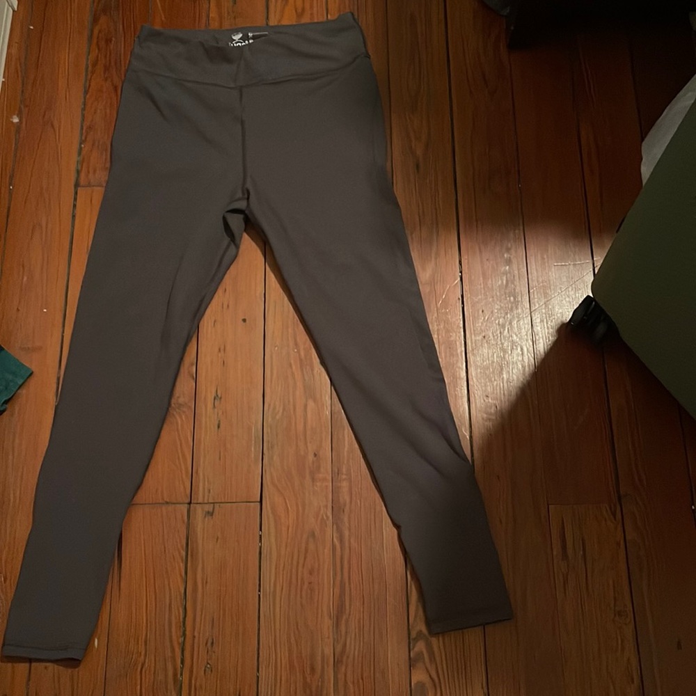 grey leggings with lining on back